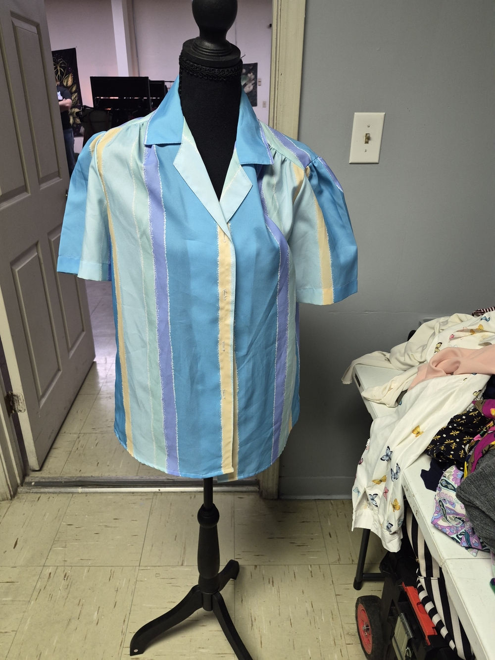 Short Sleeve Button-Up Shirt in Light Blue Stripe